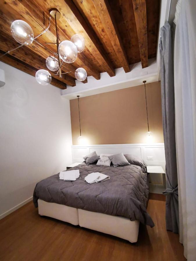 Deluxe 3 Bedroom Flat In Rialto Venice Exterior photo